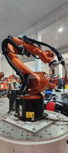KUKA KR22 R1610-2 industrial welding robot with 6-axis precision arm