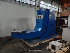 MT1-3000 S2D positioner table — side view with rotary plate